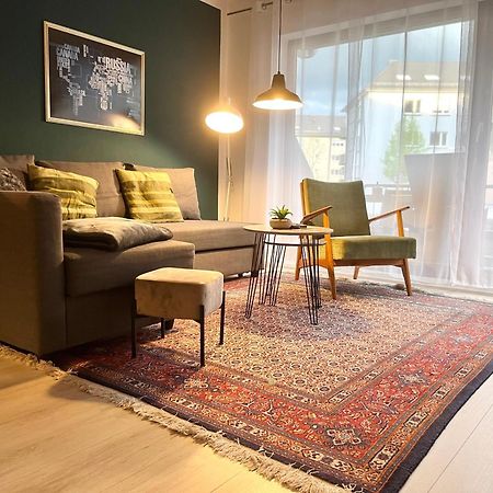 Living At Saarpartments -Adultsonly- 2 Bedrooms, Kitchen - Business & Holiday Apartments For Long- And Short Term Stay, 3 Min To Train Station, Secure E-Bike Parking! 萨尔布吕肯 外观 照片