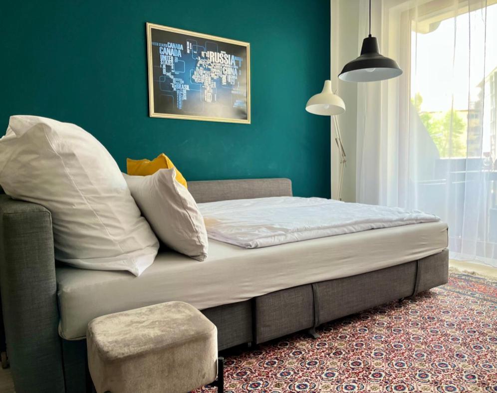 Living At Saarpartments -Adultsonly- 2 Bedrooms, Kitchen - Business & Holiday Apartments For Long- And Short Term Stay, 3 Min To Train Station, Secure E-Bike Parking! 萨尔布吕肯 外观 照片