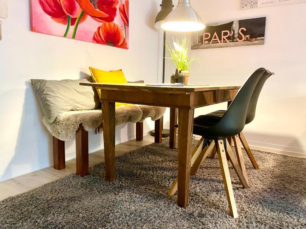 Living At Saarpartments -Adultsonly- 2 Bedrooms, Kitchen - Business & Holiday Apartments For Long- And Short Term Stay, 3 Min To Train Station, Secure E-Bike Parking! 萨尔布吕肯 外观 照片