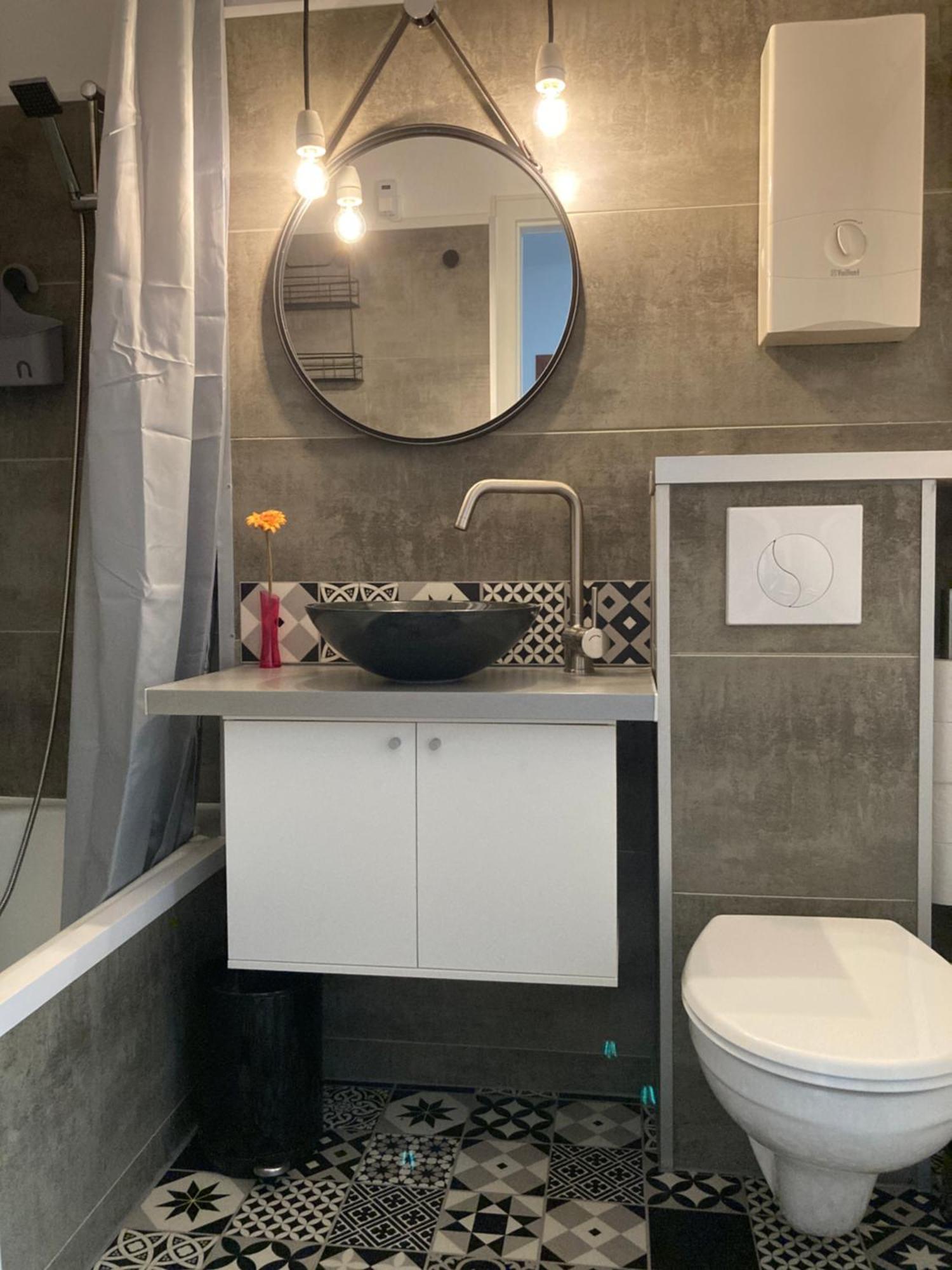 Living At Saarpartments -Adultsonly- 2 Bedrooms, Kitchen - Business & Holiday Apartments For Long- And Short Term Stay, 3 Min To Train Station, Secure E-Bike Parking! 萨尔布吕肯 外观 照片